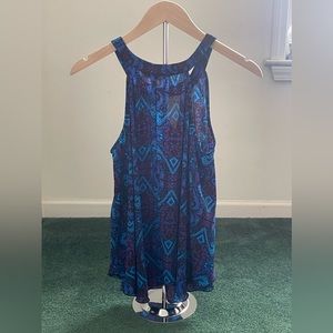 Women’s halter neck front key hole tank